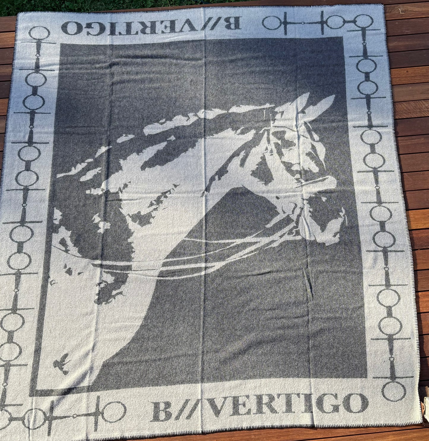 B Vertigo Blanket