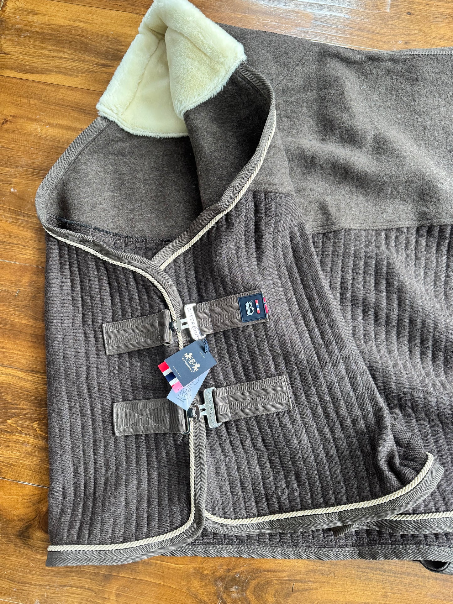 B Vertigo Wool Cooler